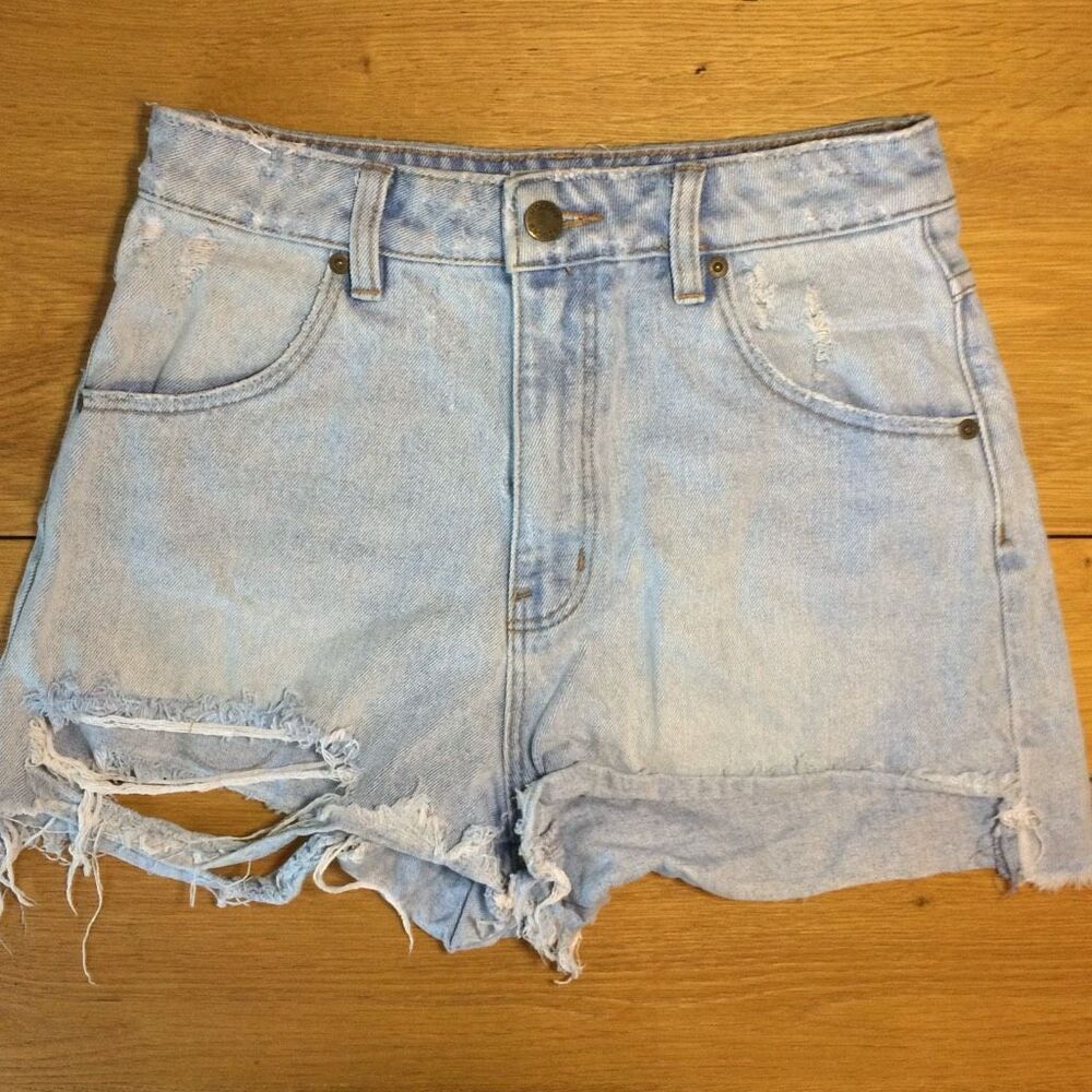 Rolla’s duster high rise denim light wash shorts distressed 26
